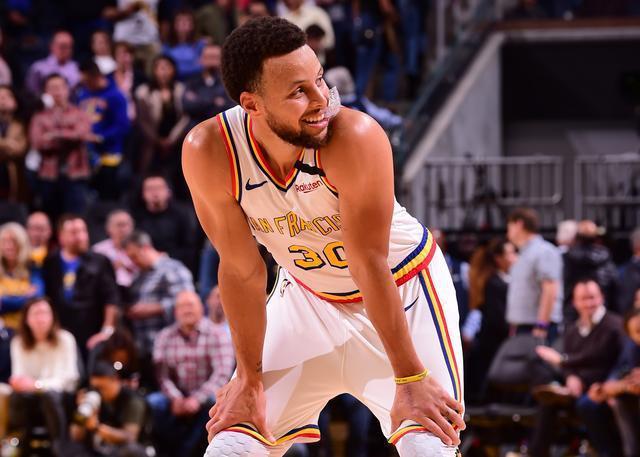 费德勒连续七场比赛得分超过败北，湖人挑战极限！